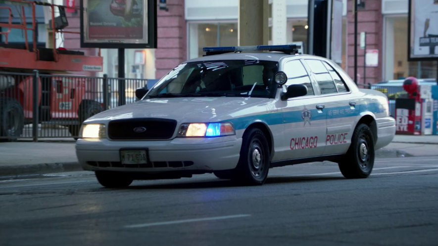 IMCDb.org: 2003 Ford Crown Victoria Police Interceptor [P71] in