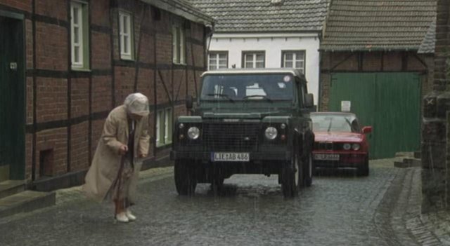 Land-Rover Defender 90