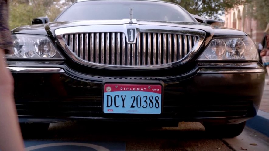 2003 Lincoln Town Car