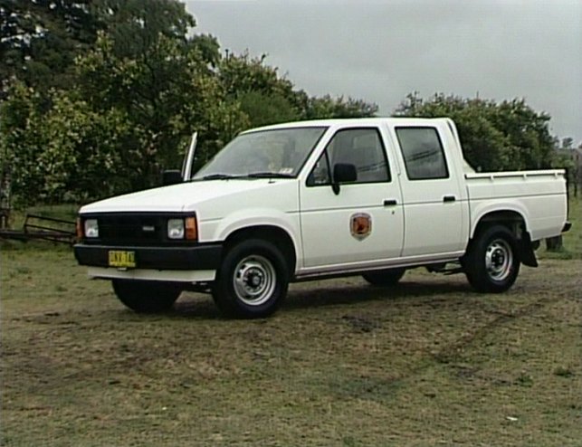 1987 Nissan Navara Dual Cab [D21]