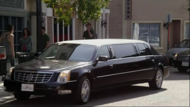 Cadillac DTS Stretched Limousine