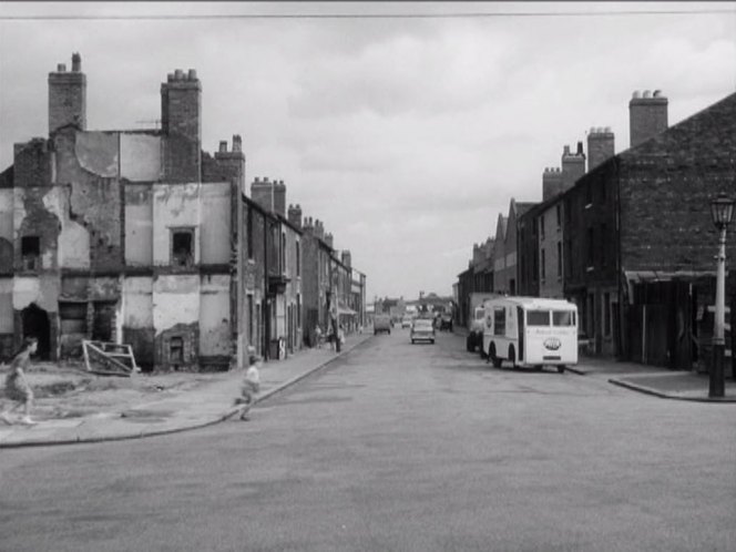 Smiths NCB Midland Dairies milk float