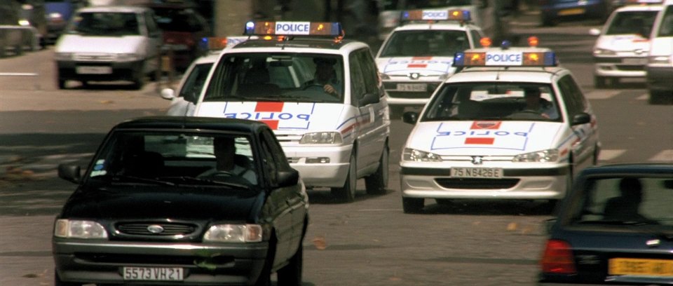 IMCDb.org: 1993 Ford Escort 1.6i 16v MkV in "Taxi 2, 2000"