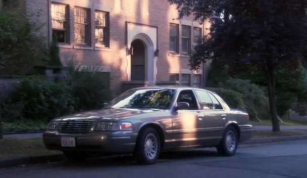 1998 Ford Crown Victoria LX [P74]