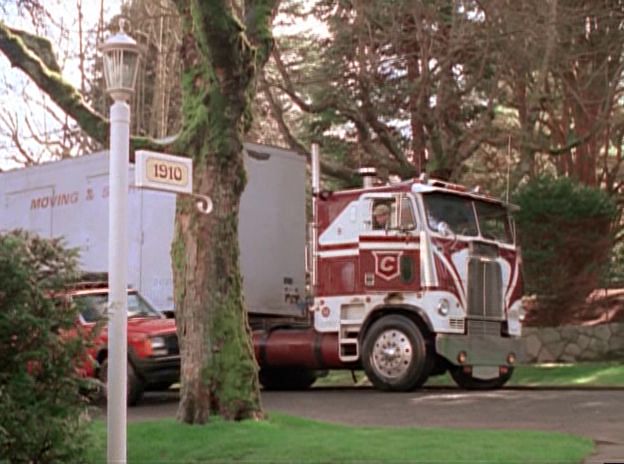 White-Freightliner WFT-8664T