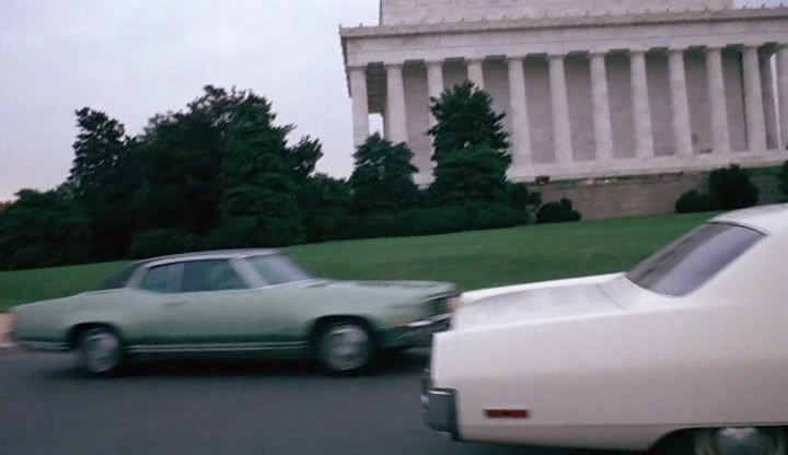 1970 Oldsmobile Delta 88 Custom Holiday Coupe