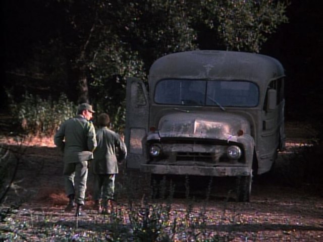 1954 Ford B-Series Superior Coach