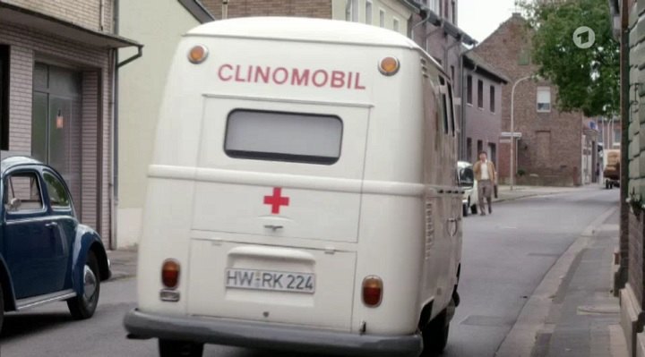  1963 Volkswagen Krankenwagen Clinomobil-Hospitalwerke T1 [Typ 2]  in Der verlorene Bruder, 2015