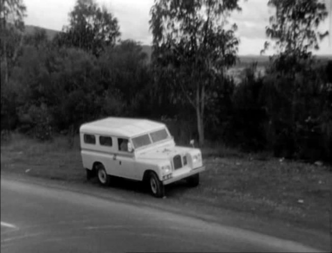 Land-Rover 109'' Series IIa