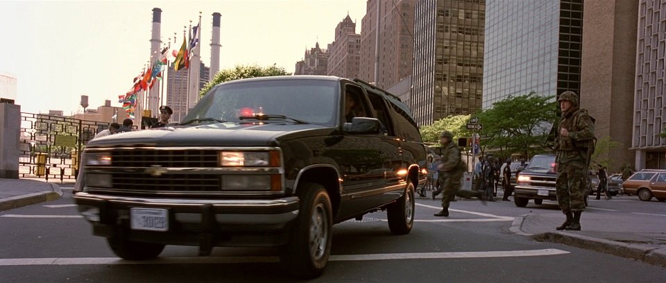 1992 Chevrolet Suburban 1500 [GMT410]