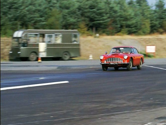 unknown Road Research Laboratory Mobile Test Unit