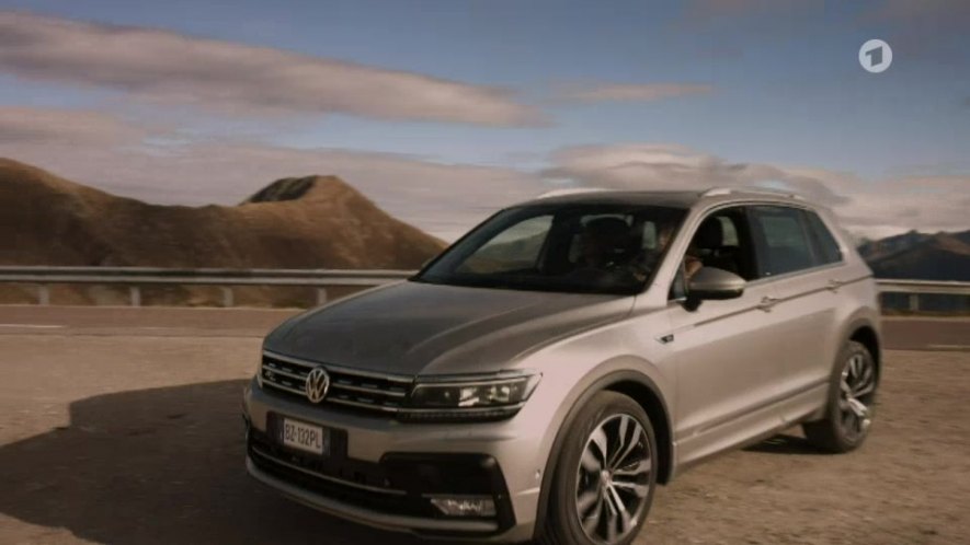 2016 Volkswagen Tiguan 4Motion R-Line II [Typ AD1]