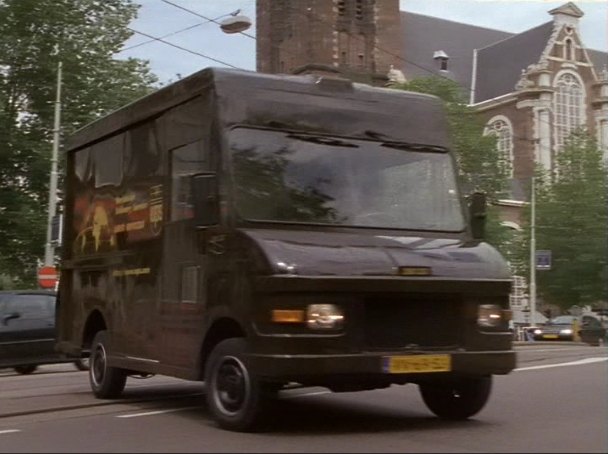 1992 Kässbohrer P36 UPS