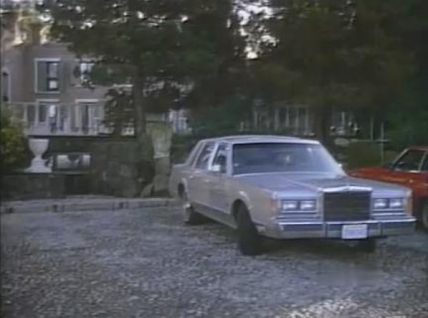 1989 Lincoln Town Car [54D]