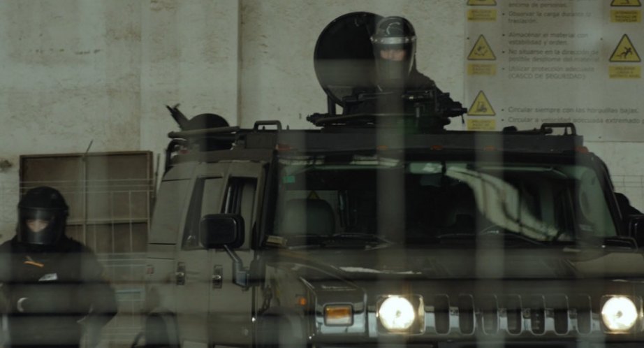 2003 Hummer H2 [GMT820]