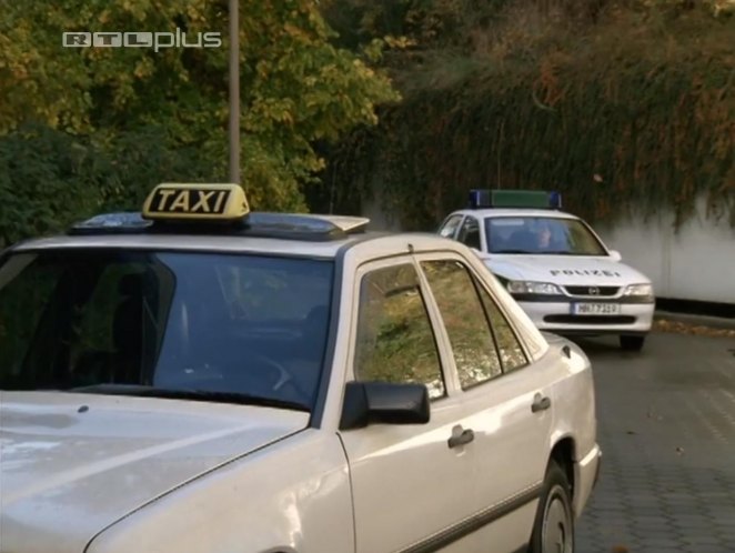 1985 Mercedes-Benz [W124]