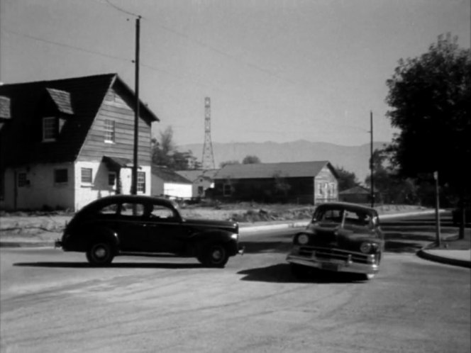 1940 Ford V8 Standard Fordor [022A]
