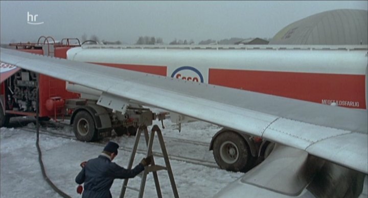 Mercedes-Benz LPS Airport refueller by Strüver Hamburg [LP63]