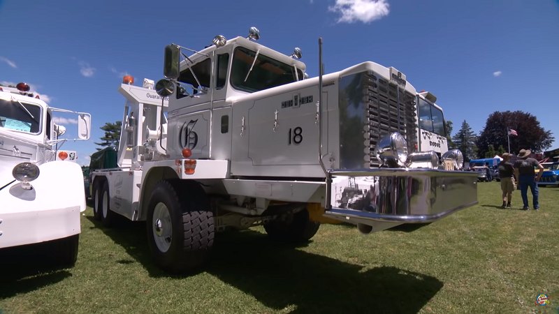 1971 Oshkosh C2044 Caterpillar Diesel Powered