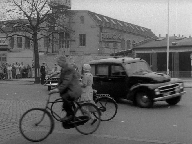 1953 Volvo PV 833 Ambulance