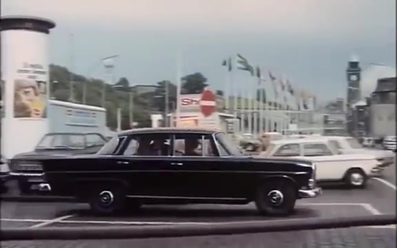 1966 Mercedes-Benz 200 [W110]