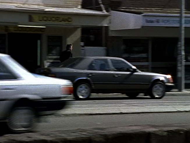 1986 Mercedes-Benz [W124]