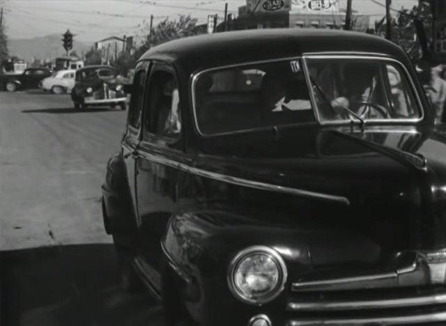 1947 Ford Super De Luxe Fordor Sedan [73B]