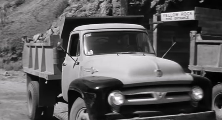 1953 Ford F-700 Big Job