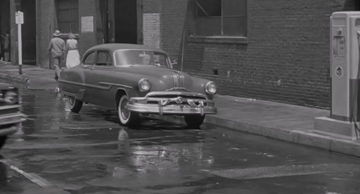 1953 Pontiac Chieftain De Luxe Two-Door Sedan [2511D]