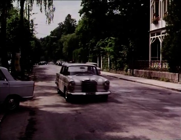 1966 Mercedes-Benz 200 [W110]