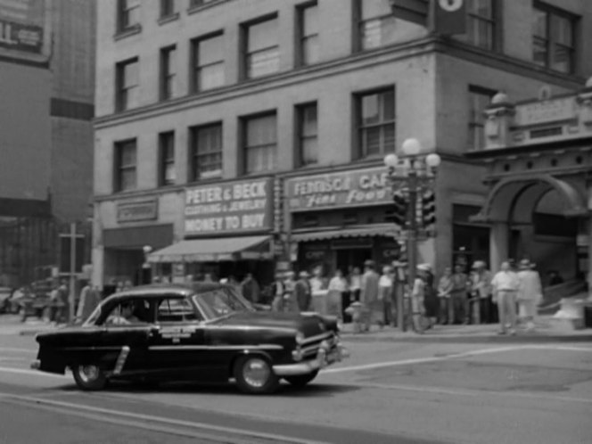 1952 Ford Customline Fordor Sedan [73B]