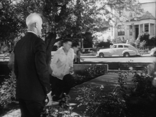 1941 Oldsmobile 76 Dynamic Cruiser De Luxe Four-Door Sedan [3609D]