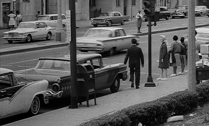 1961 Plymouth Valiant V-200 4-door Sedan [RV1-H-41]