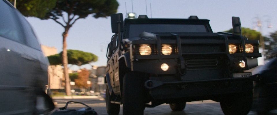 2003 Hummer H2 (Modified for Movie) as Iveco VTLM Lince [GMT820]