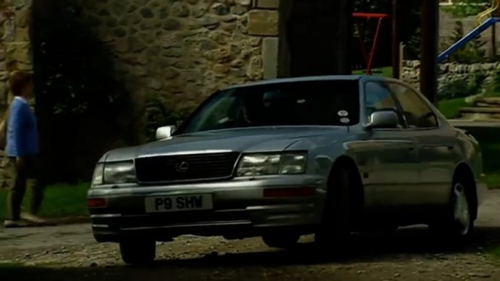 1995 Lexus LS 400 [UCF20]