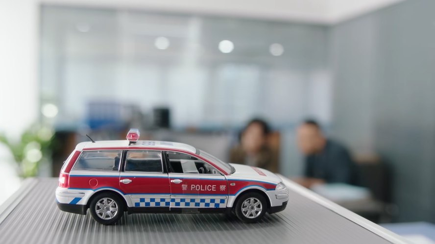 2001 Volkswagen Passat Variant V6 4Motion HK Police Welly Scale Model B5 [Typ 3BG]