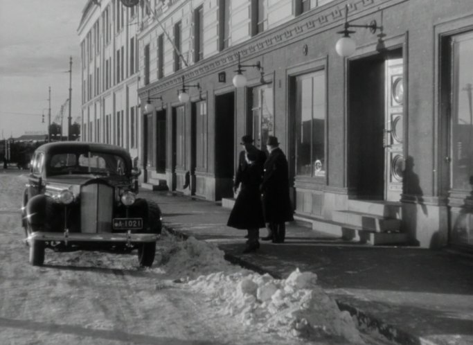 1939 Packard Six Touring Sedan [1700]