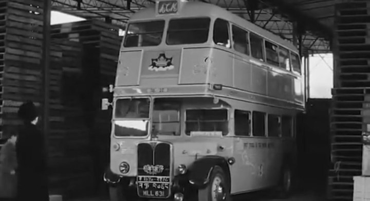 1952 AEC Regent III Park Royal 'Roofbox' RT2884