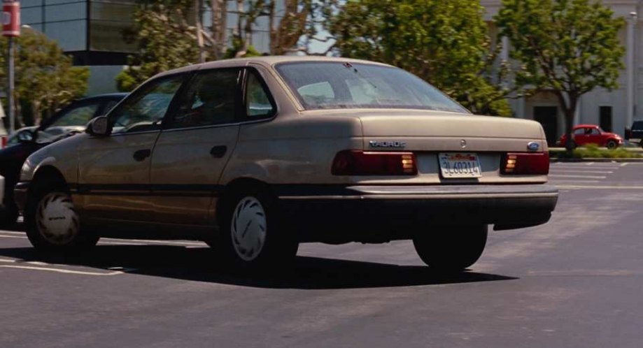 1991 Ford taurus hubcap #3