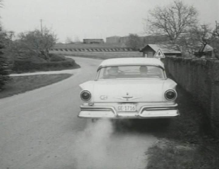 1957 Ford Fairlane Town Victoria