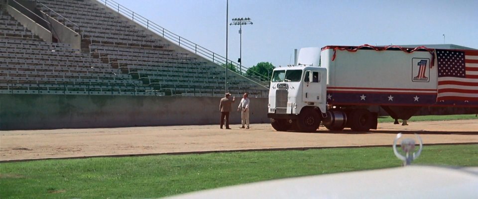 White-Freightliner WFT-6342T