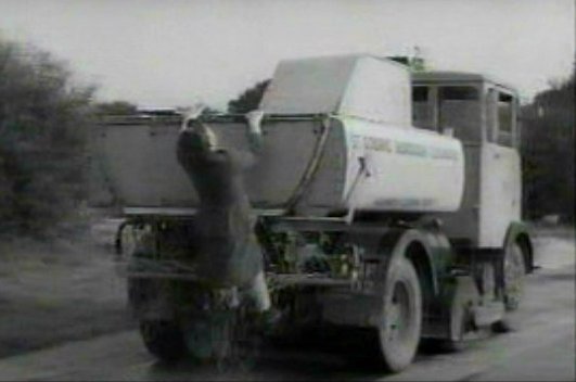 1948 Thornycroft Nippy Lewin Sweeper Collector [GF/ER4]