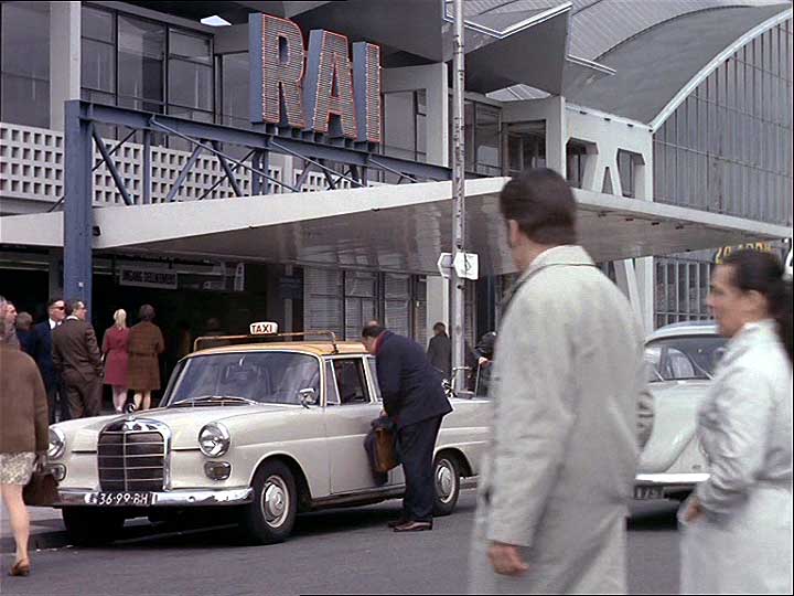 1966 Mercedes-Benz 200 D [W110]