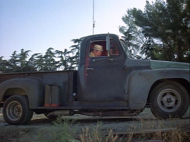 1950 International Harvester L-100