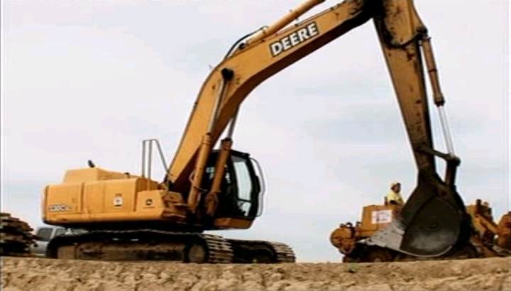 2005 Deere 330C LC