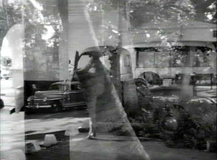 1946 Plymouth De Luxe [P-15-S]