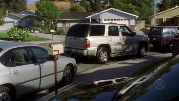 2003 GMC Yukon SLE 1500 [GMT820]