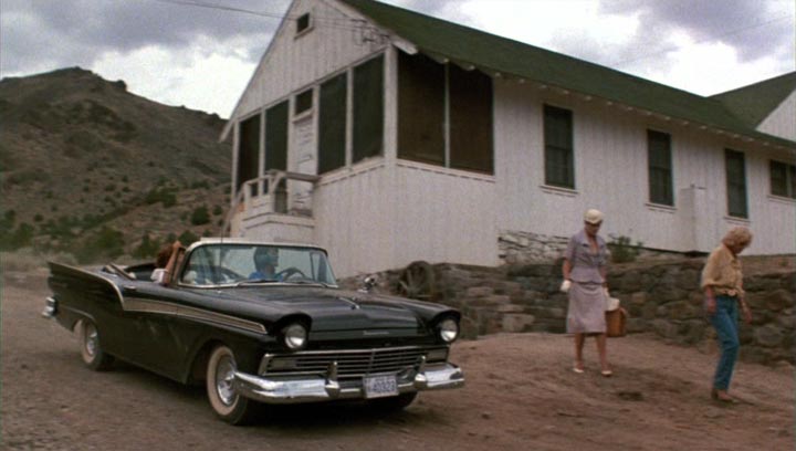 1957 Ford Fairlane 500 Sunliner [76B]