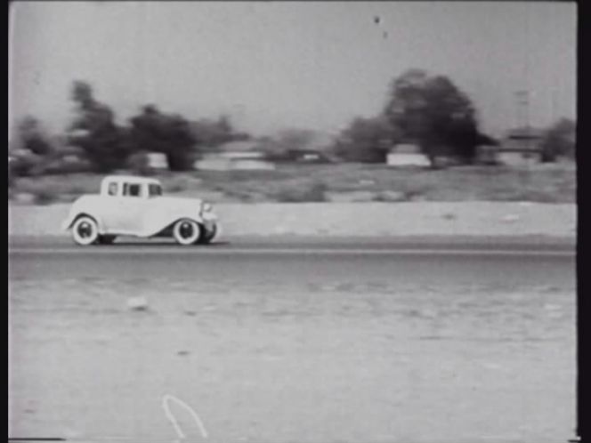 1932 Ford 5-window Coupe