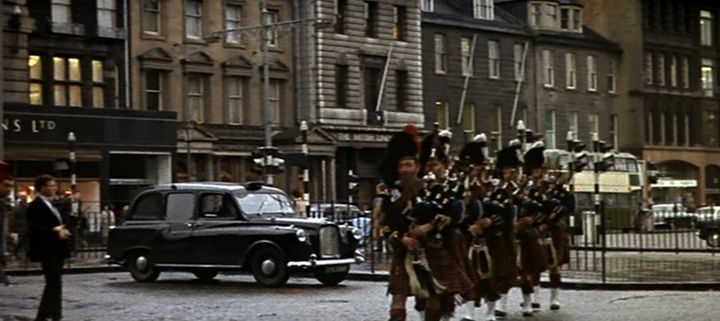 Фантомас против Скотланд ярда Эмир. Скотленд ярд 1967г. Инспектор из скотланд ярда 8 букв